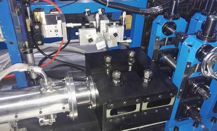 不銹鋼智能工業(yè)焊管機(jī)是怎樣智能的呢？